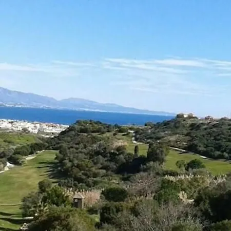 アパート Duquesa Village El Hacho マニルバ