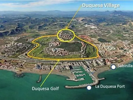 アパート Duquesa Village El Hacho マニルバ